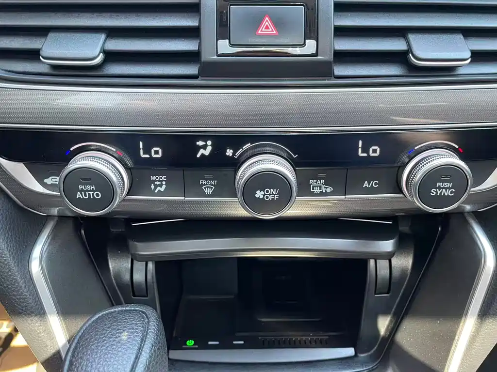 Honda Accord — фото 18
