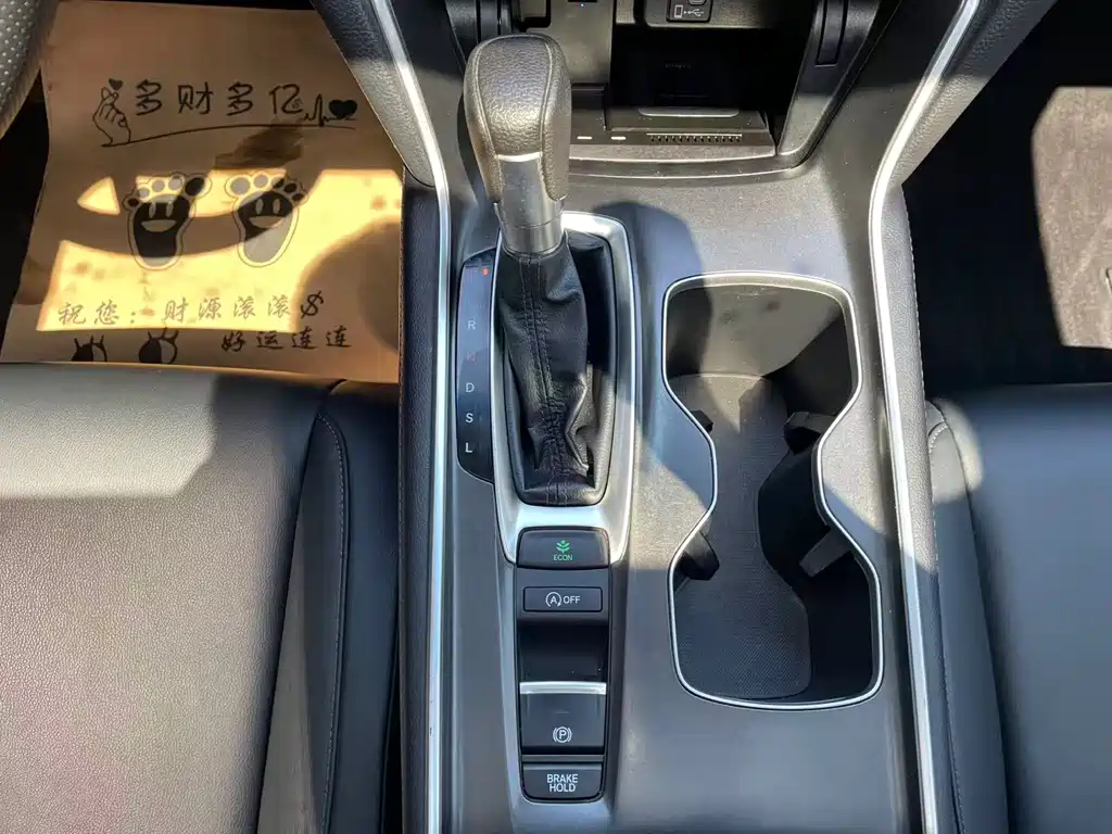 Honda Accord — фото 20