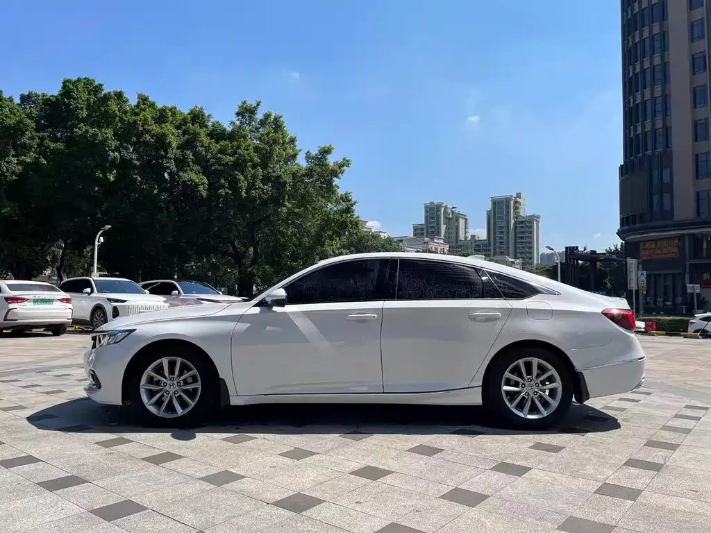 Honda Accord — фото 4