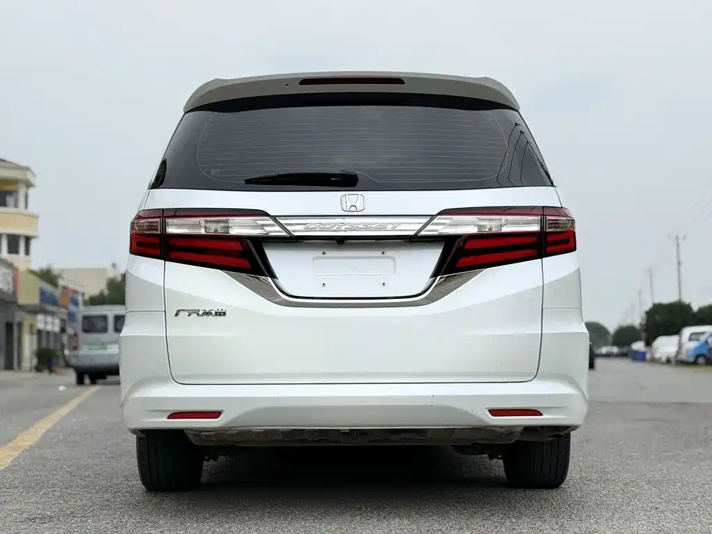 Honda Odyssey — фото 2