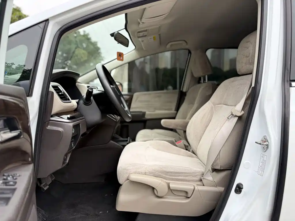 Honda Odyssey — фото 11