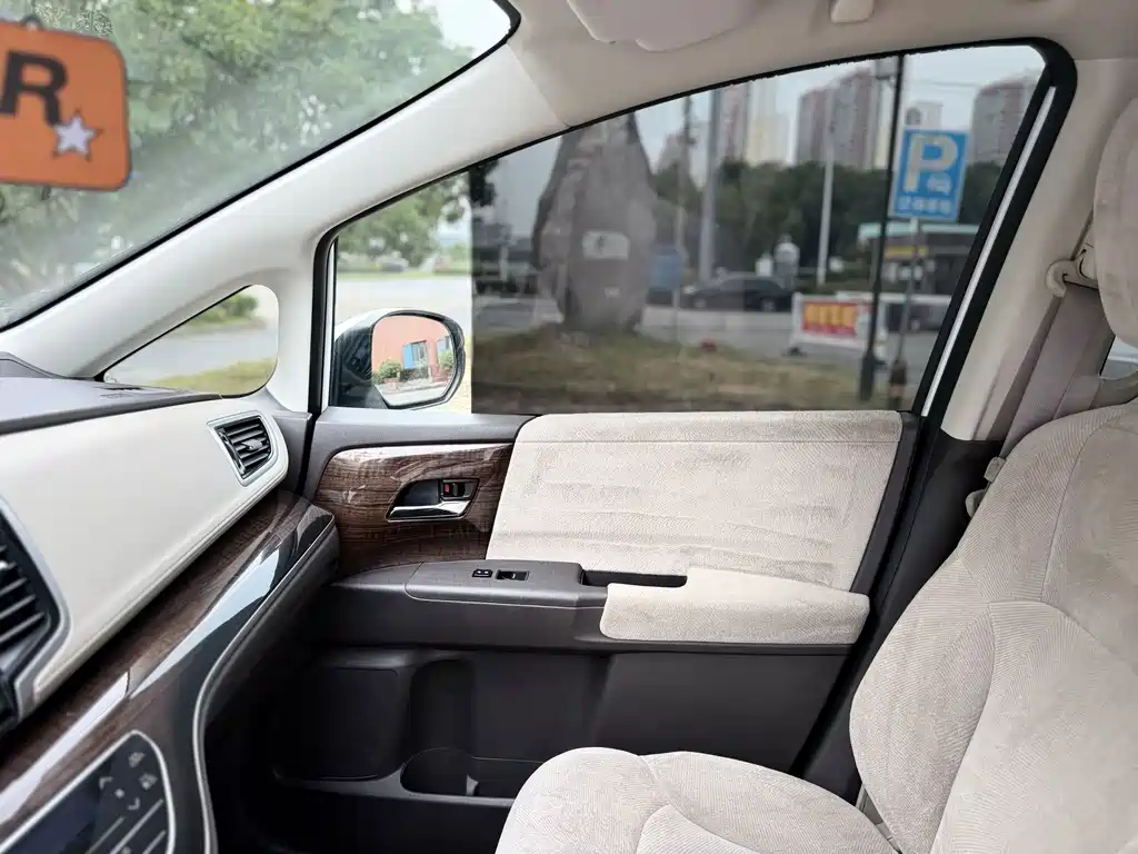 Honda Odyssey — фото 10