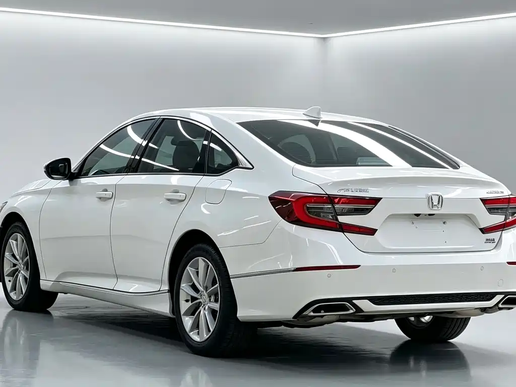 Honda Accord — фото 4