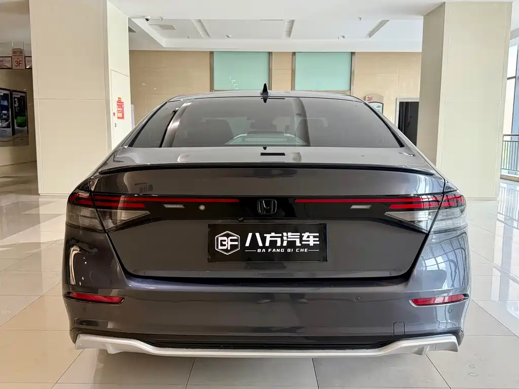 Honda Accord — фото 6