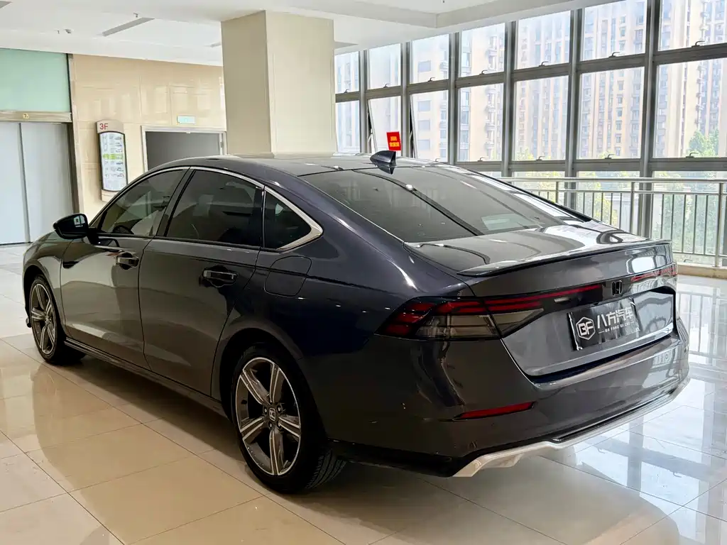 Honda Accord — фото 7