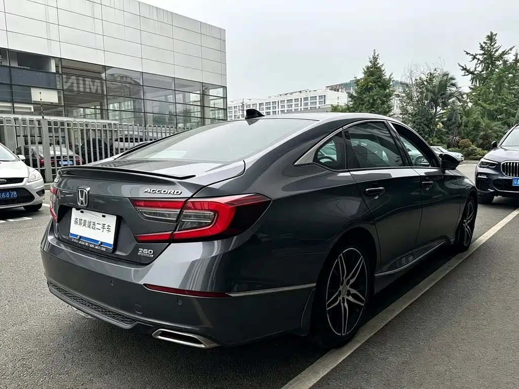 Honda Accord — фото 5