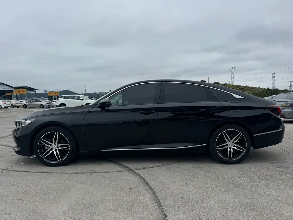 Honda Accord — фото 8