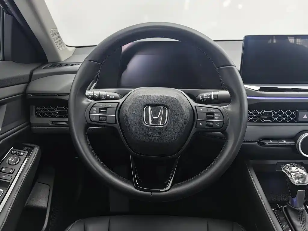 Honda Accord — фото 11