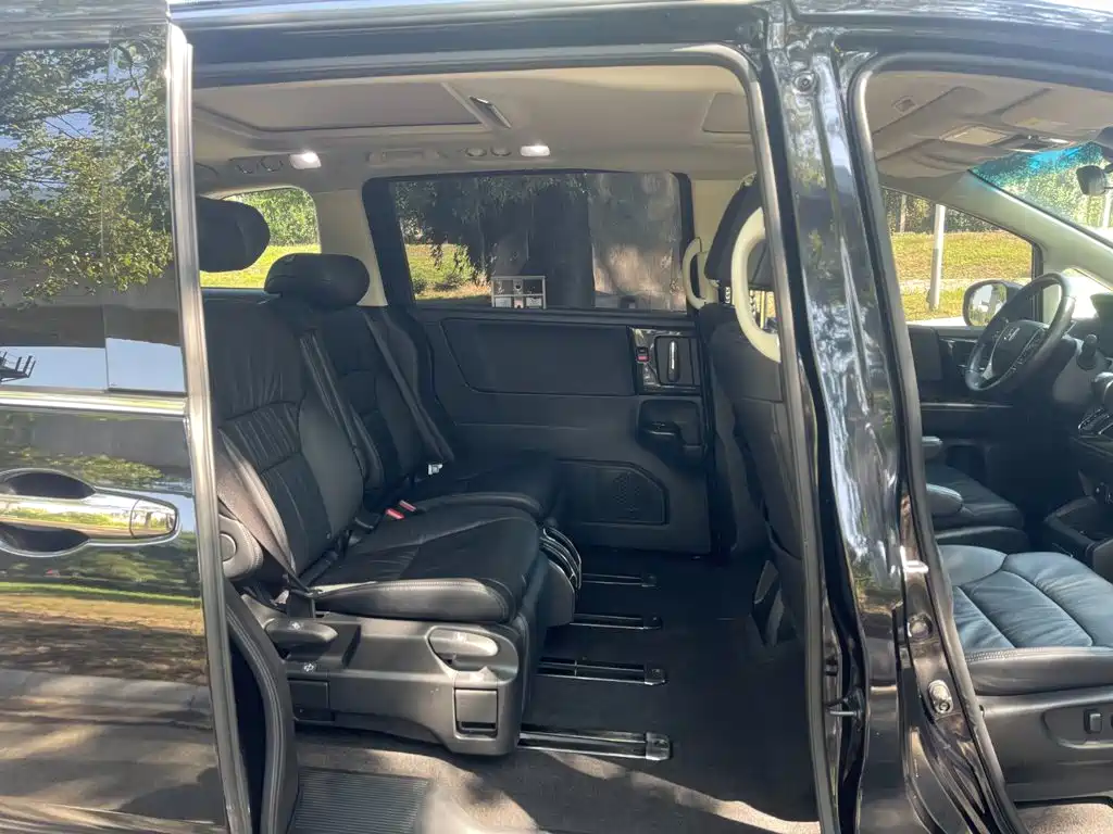 Honda Odyssey — фото 18