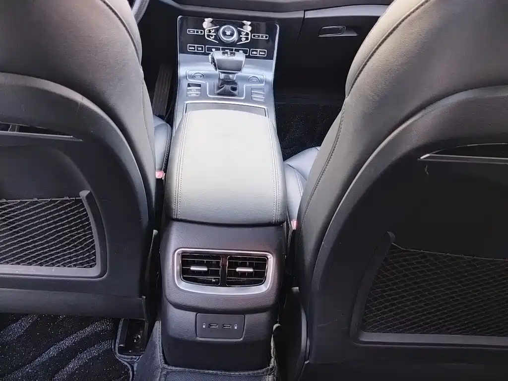 Hongqi Hongqi H5 — фото 11