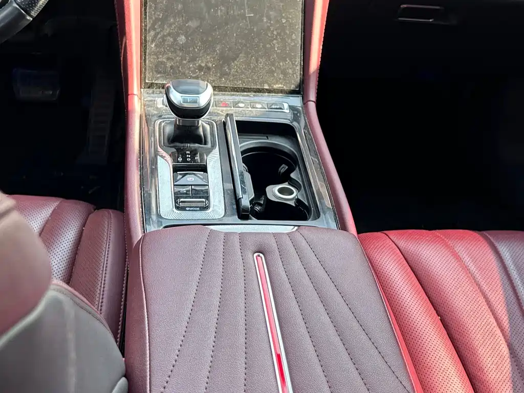 Hongqi Hongqi H5 — фото 11