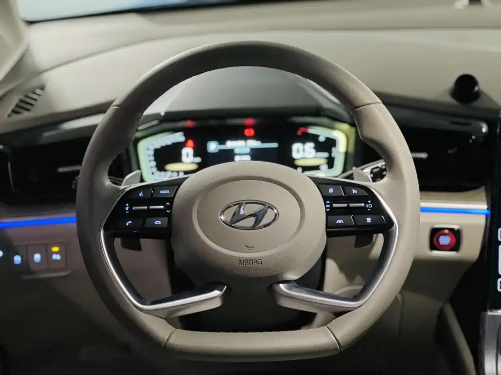 Hyundai Custo — фото 9