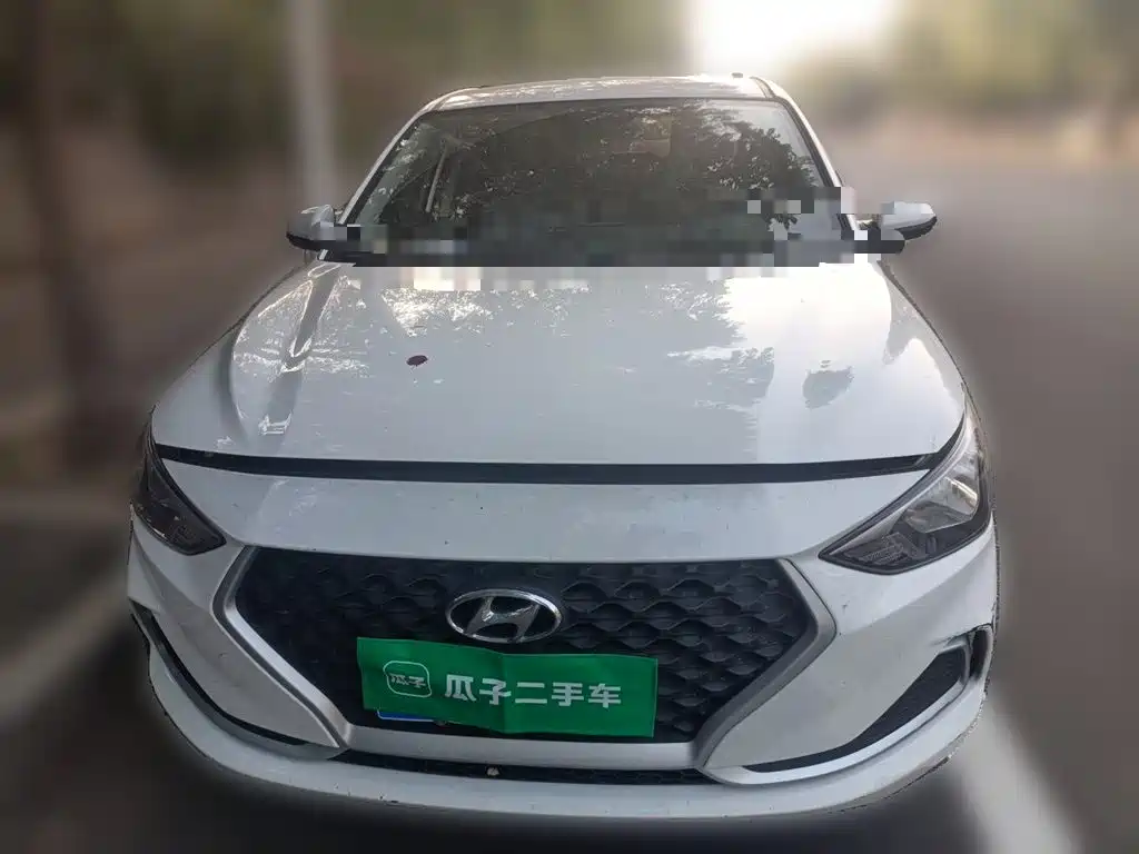 Hyundai Elantra — фото 2