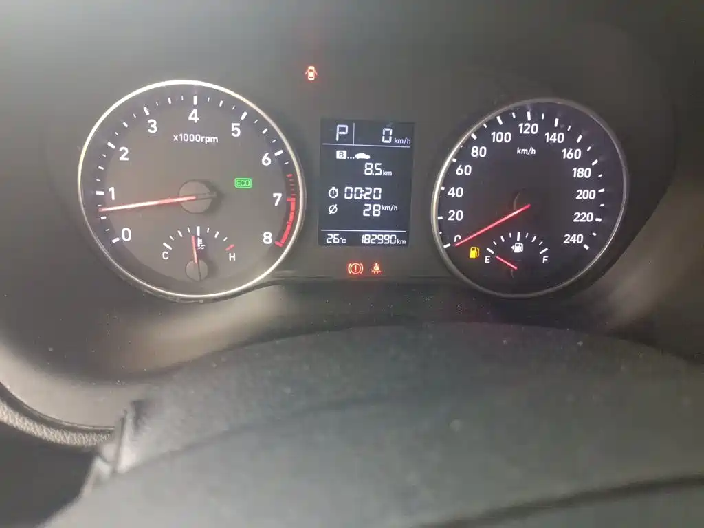 Hyundai Elantra — фото 13