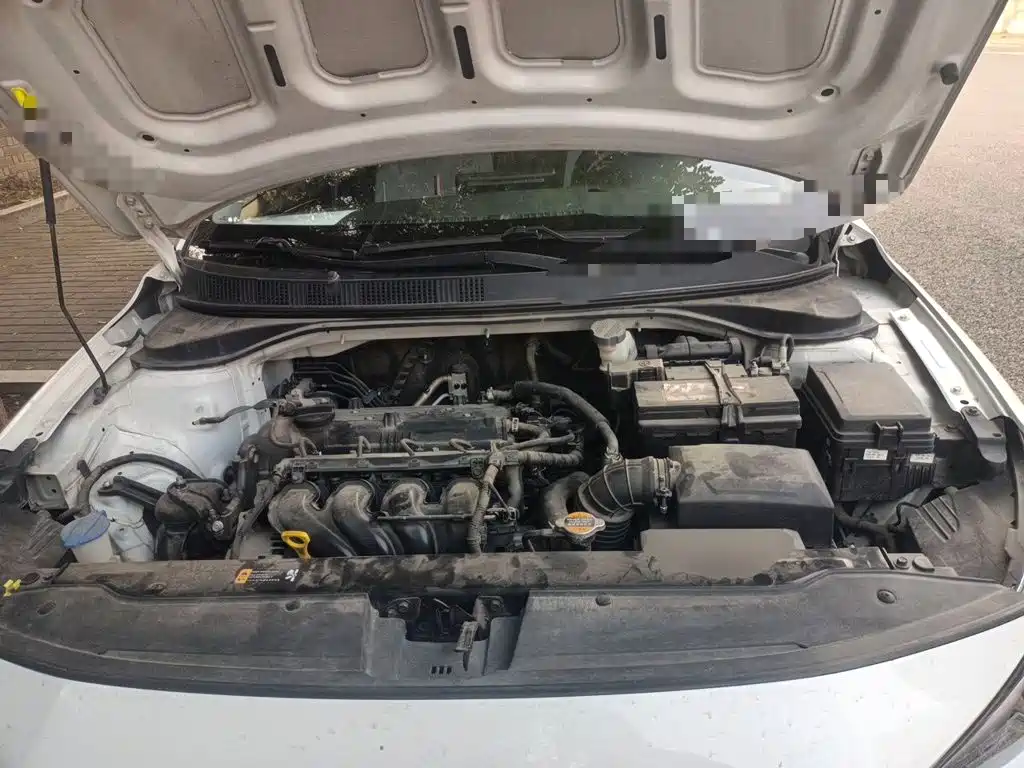 Hyundai Elantra — фото 21
