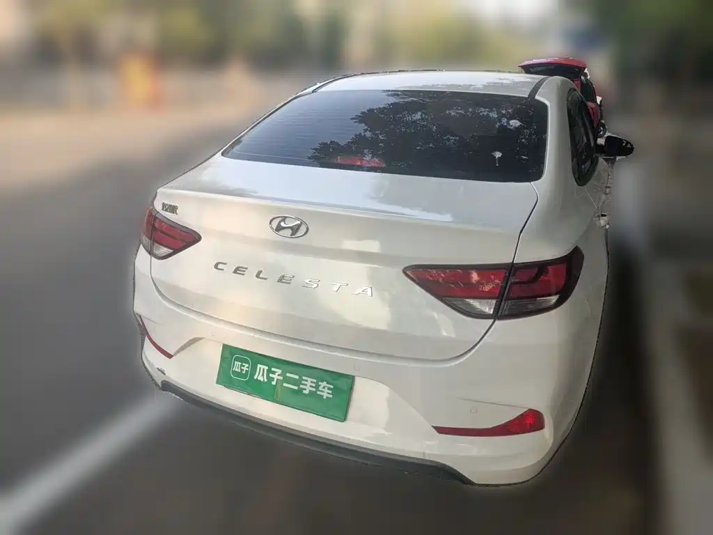 Hyundai Elantra — фото 5