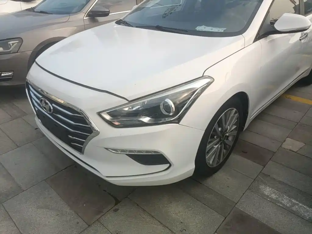Hyundai Mistra — фото 24