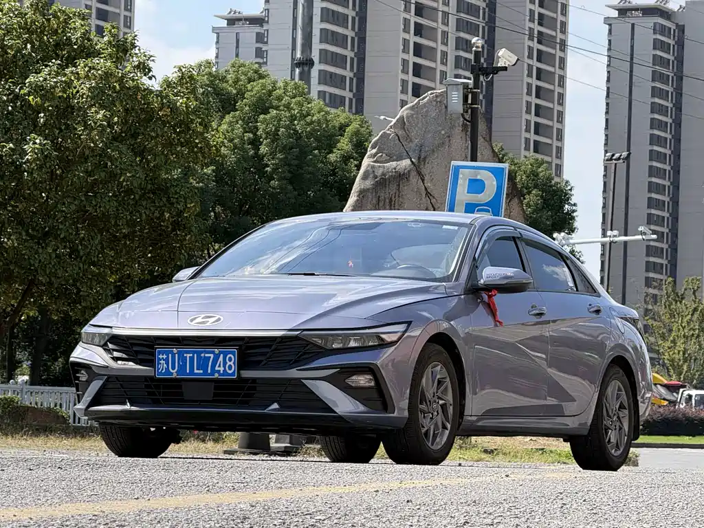 Hyundai Elantra — фото 3