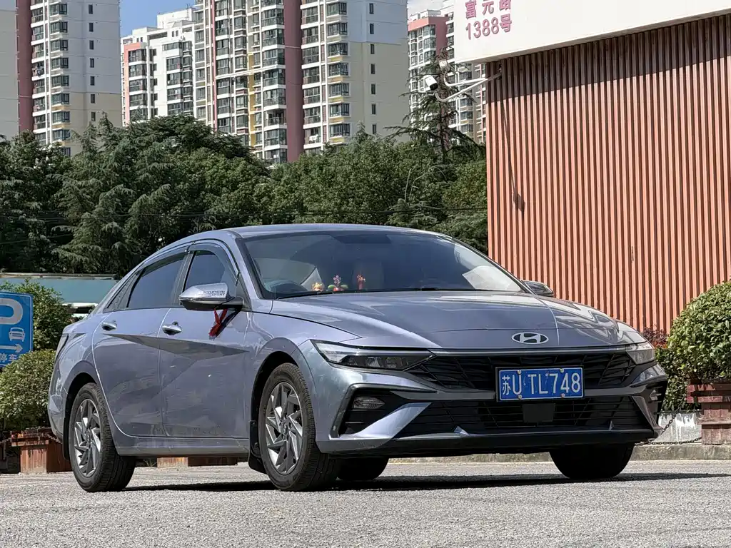 Hyundai Elantra — фото 4