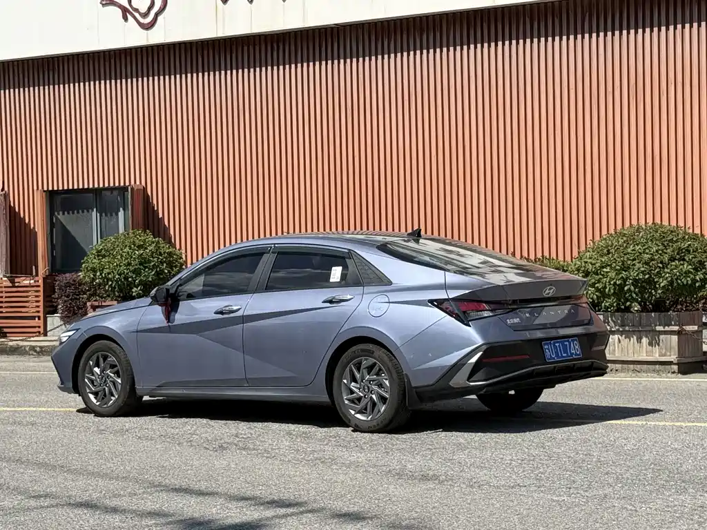 Hyundai Elantra — фото 8