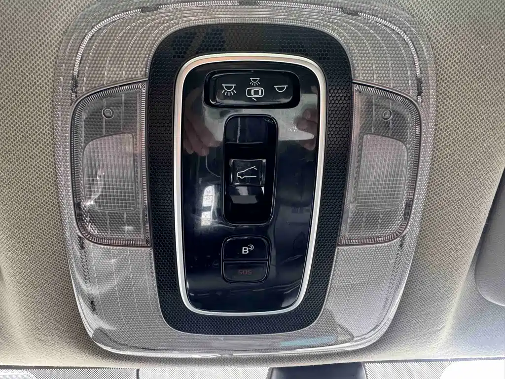 Hyundai Elantra — фото 15