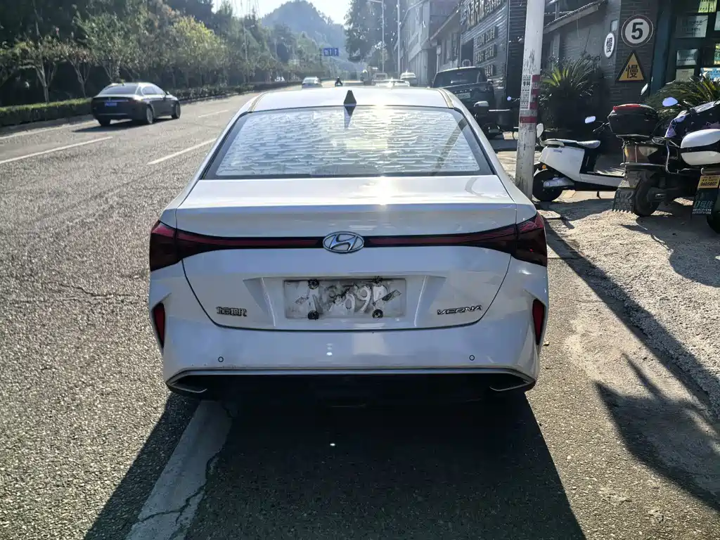 Hyundai Verna — фото 11