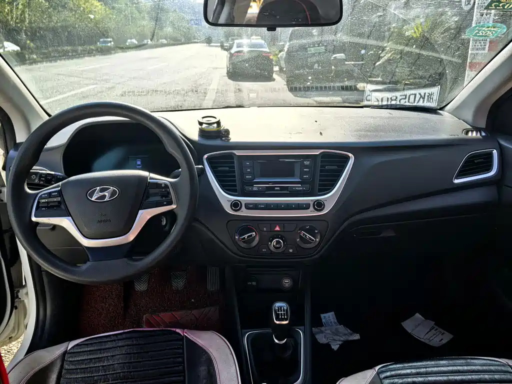 Hyundai Verna — фото 5