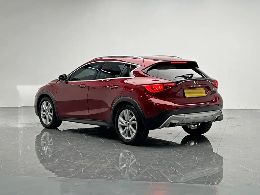 Infiniti QX30 — фото 4
