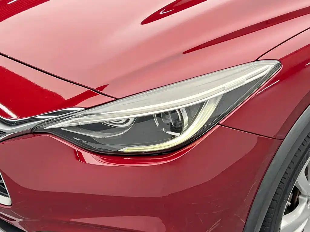 Infiniti QX30 — фото 9
