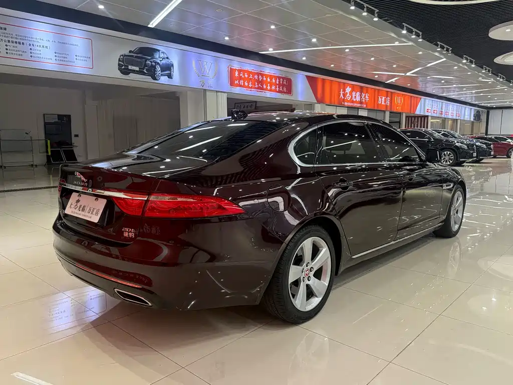 Jaguar XFL — фото 10