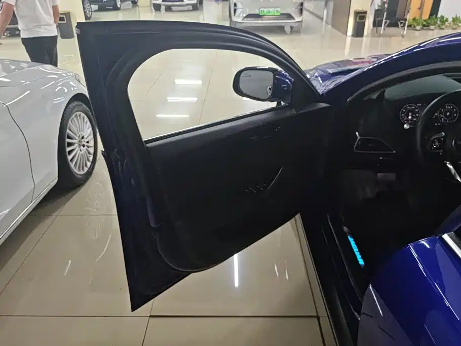 Jaguar XEL — фото 7