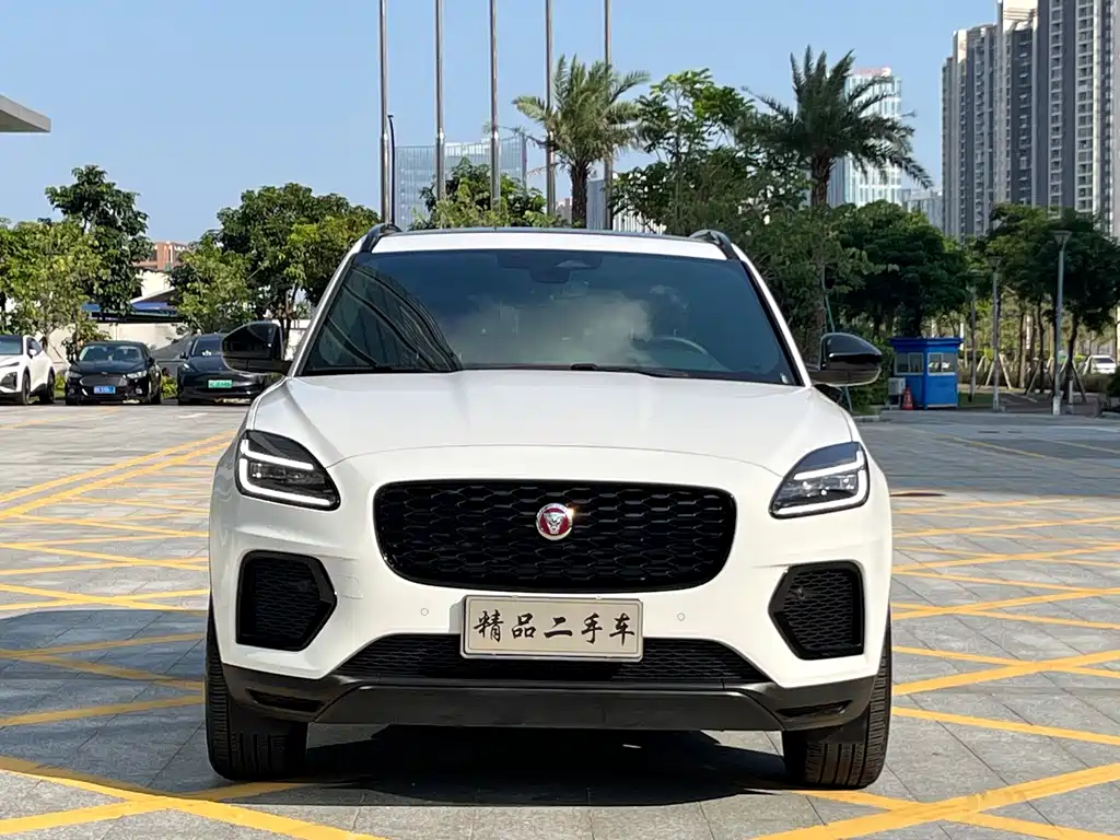 Jaguar E-PACE — фото 2