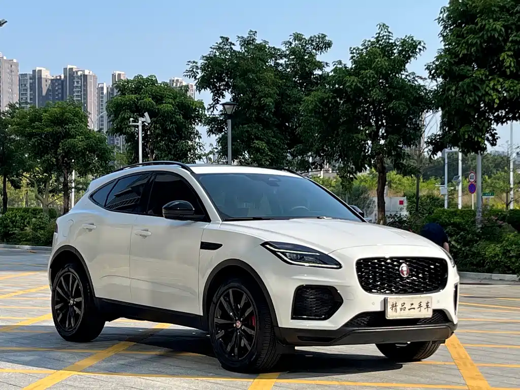 Jaguar E-PACE — фото 3