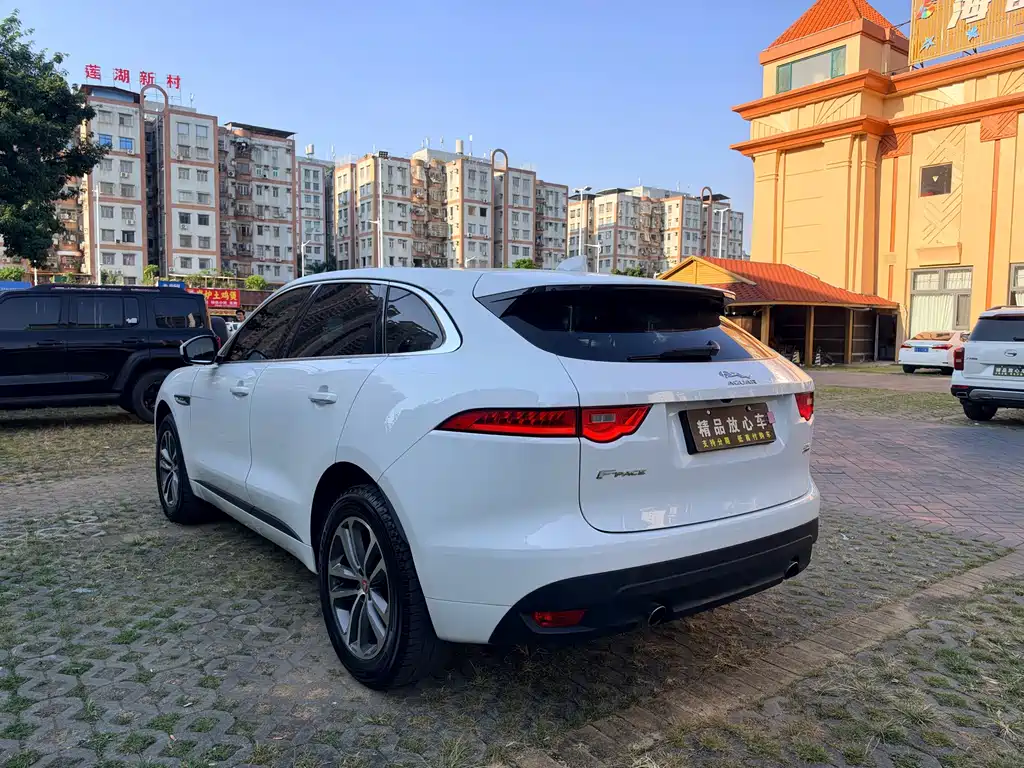Jaguar F-PACE — фото 4