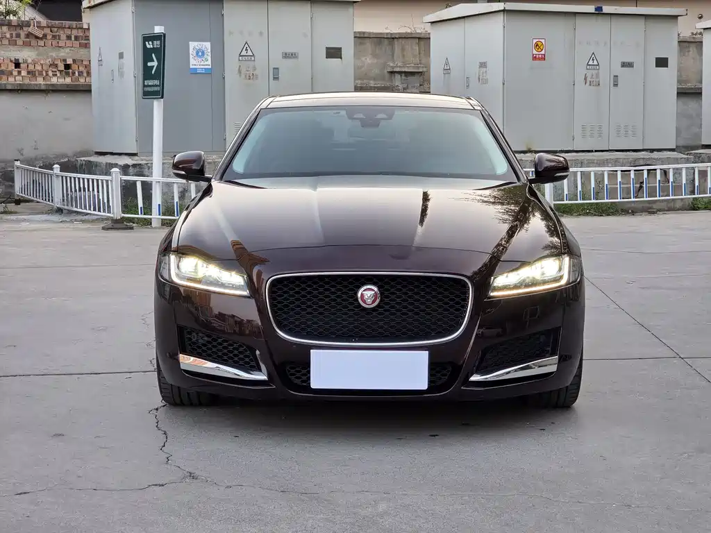 Jaguar XFL — фото 2