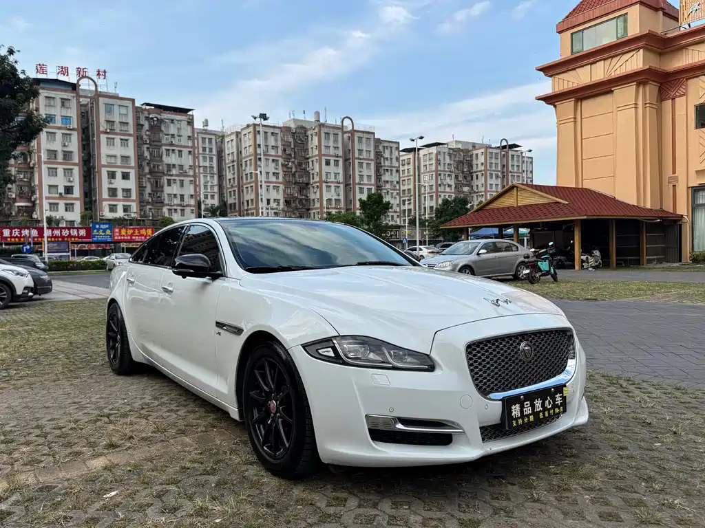 Jaguar XJ — фото 3