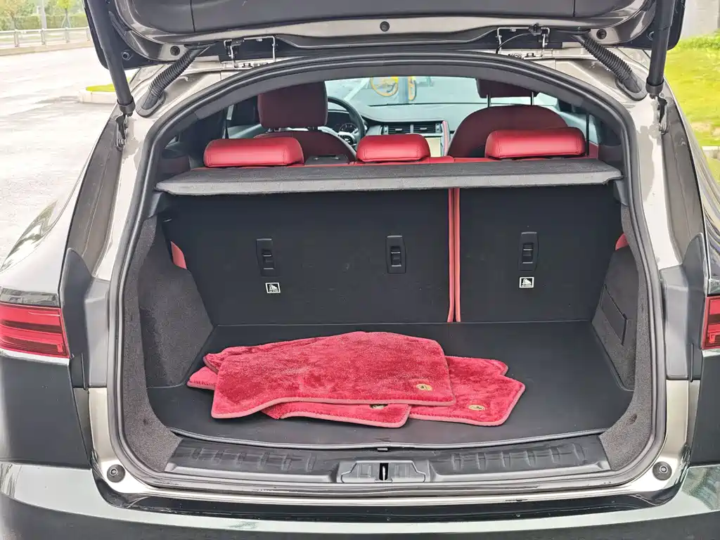 Jaguar E-PACE — фото 18