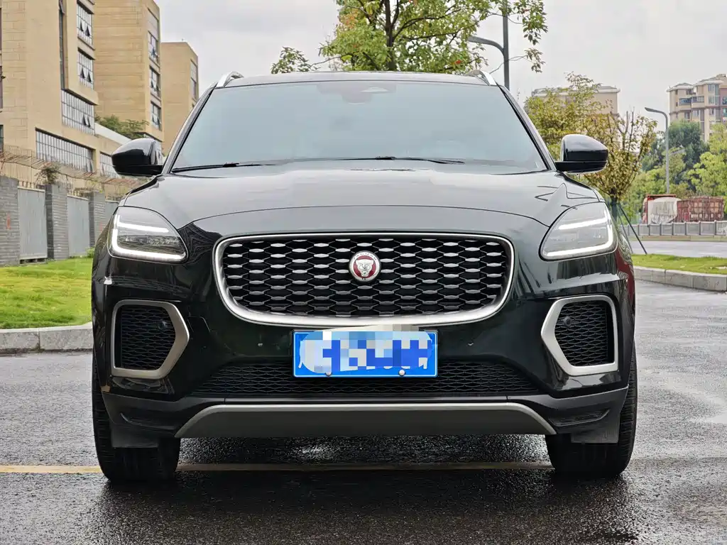 Jaguar E-PACE — фото 5