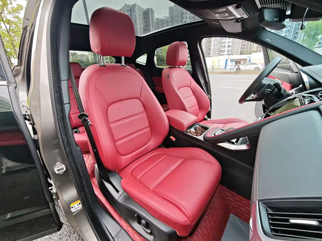 Jaguar E-PACE — фото 10
