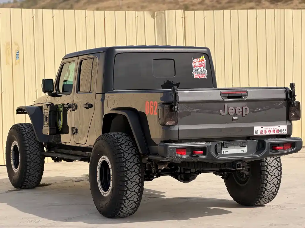 Jeep Gladiator — фото 9