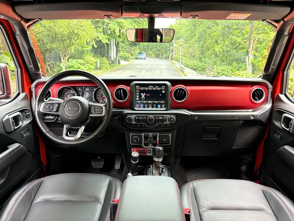 Jeep Wrangler — фото 19