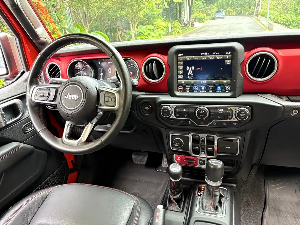 Jeep Wrangler — фото 20