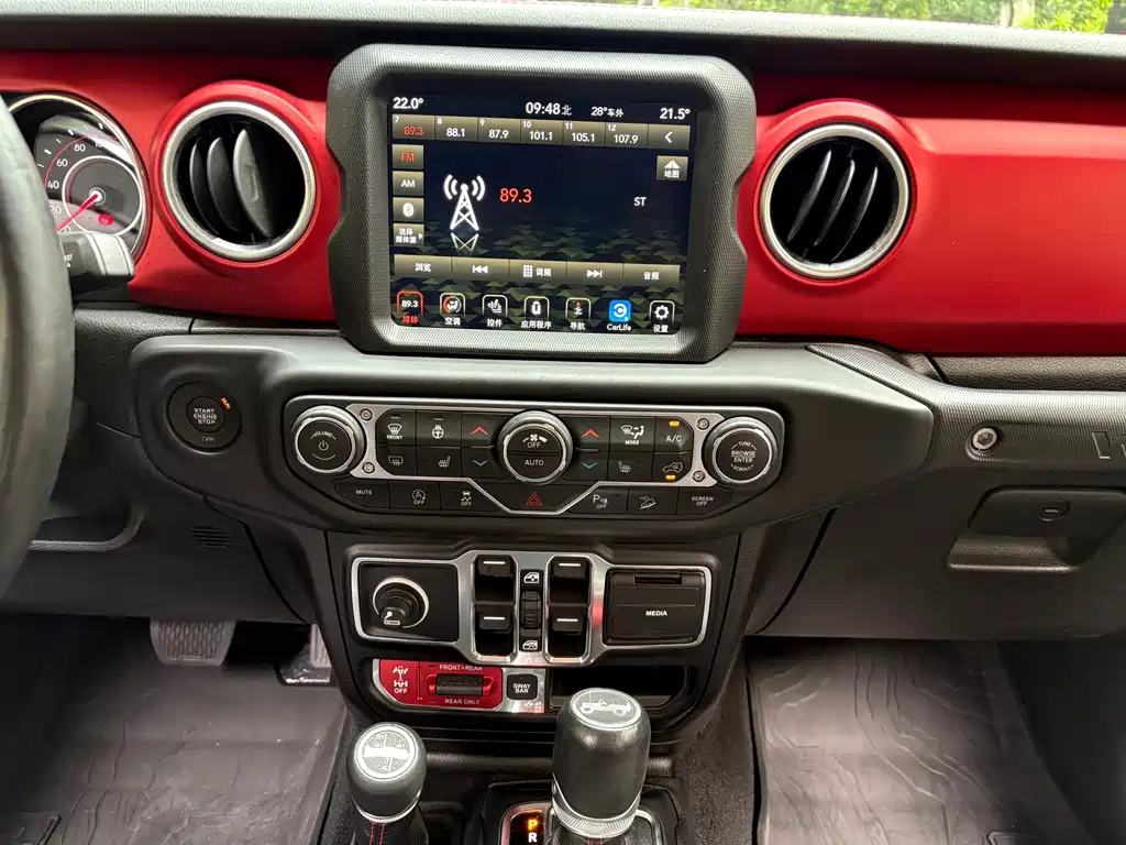 Jeep Wrangler — фото 21