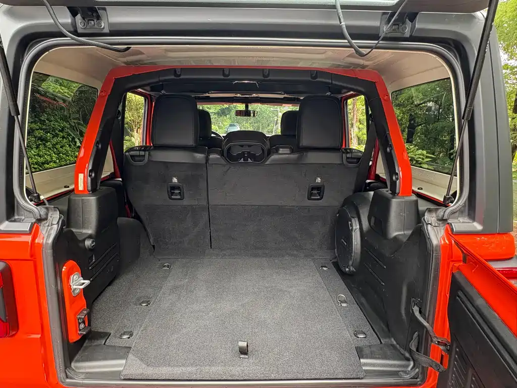Jeep Wrangler — фото 23