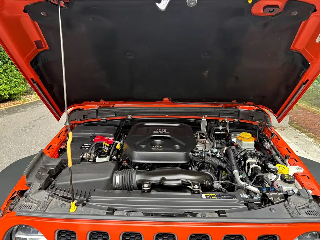 Jeep Wrangler — фото 29