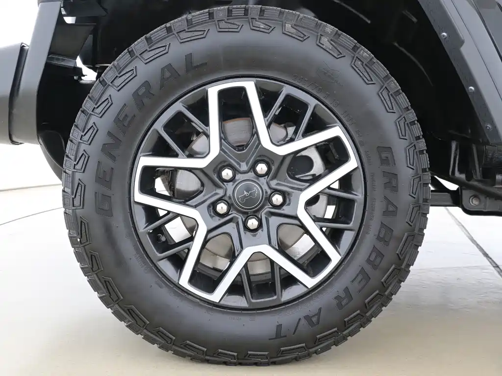 Jeep Wrangler — фото 11