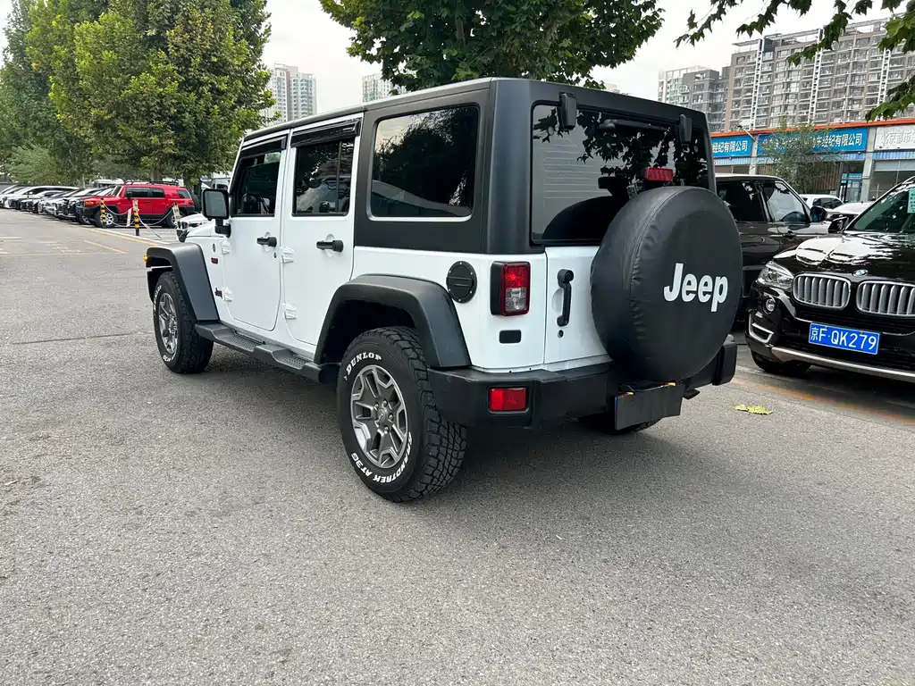 Jeep Wrangler — фото 4