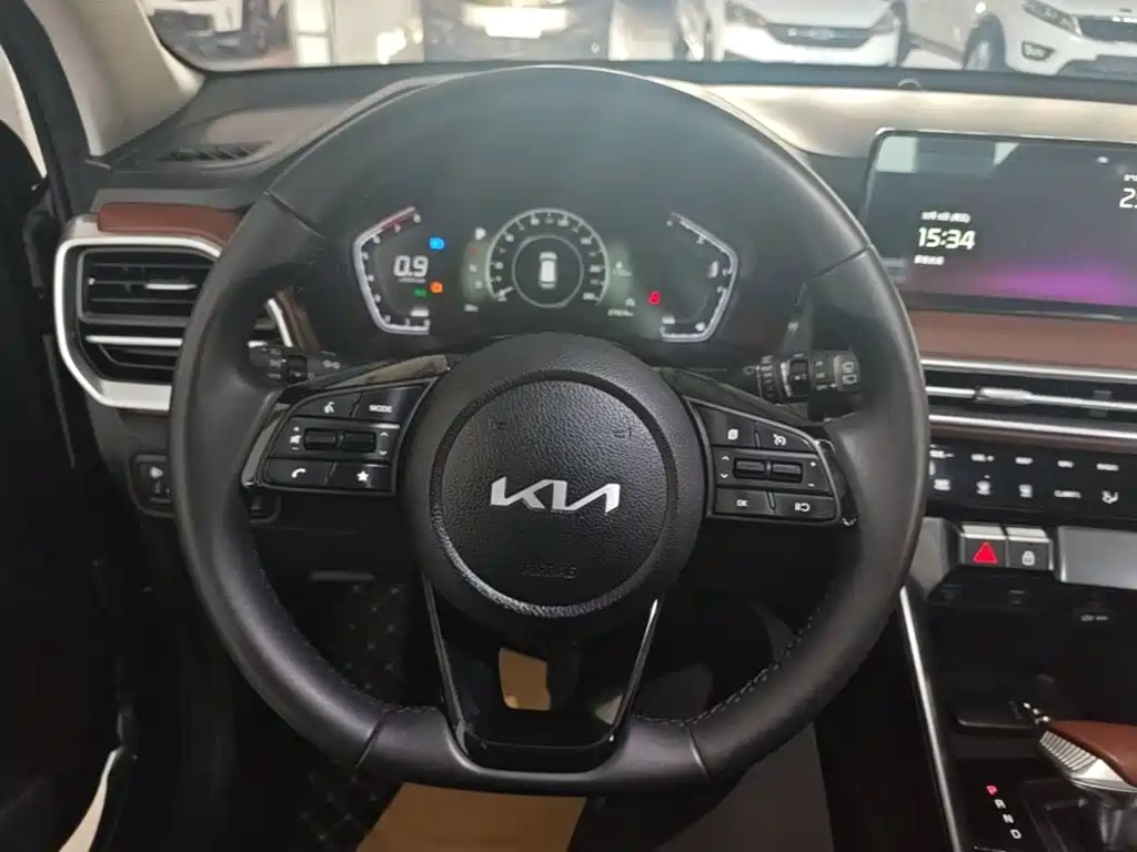 Kia Sportage — фото 11