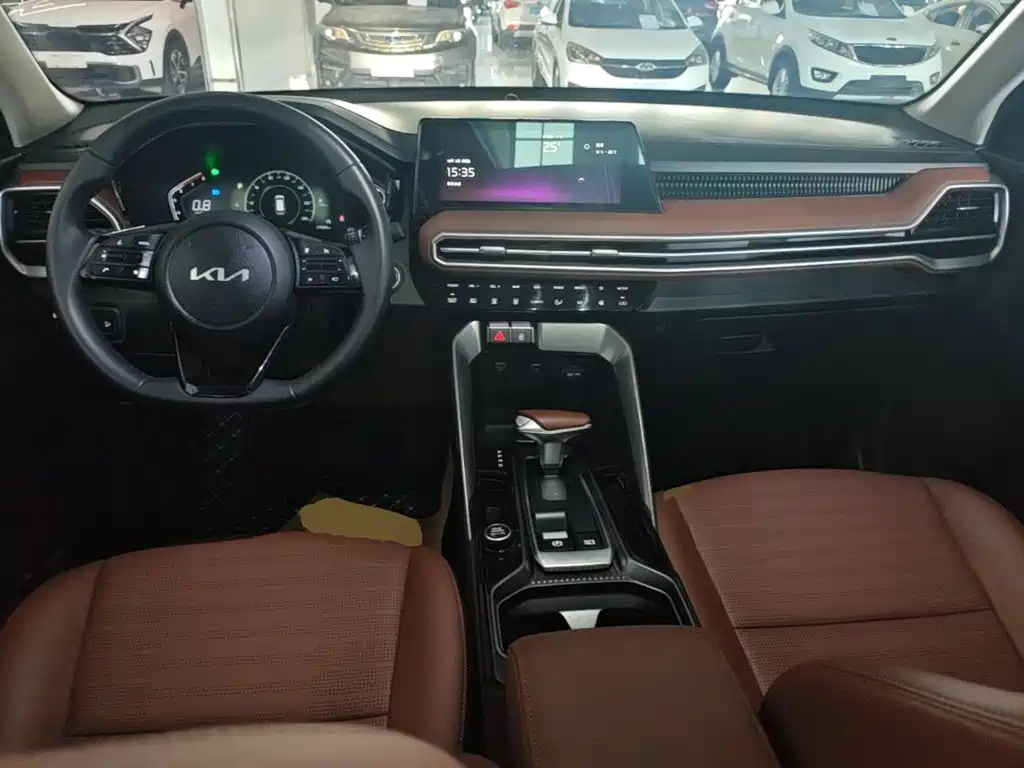 Kia Sportage — фото 10