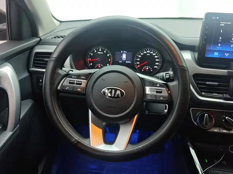 Kia Sportage — фото 15